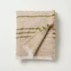 Manta acogedora a rayas verde/beige de 127 x 152.4 cm  - Hearth & Hand
