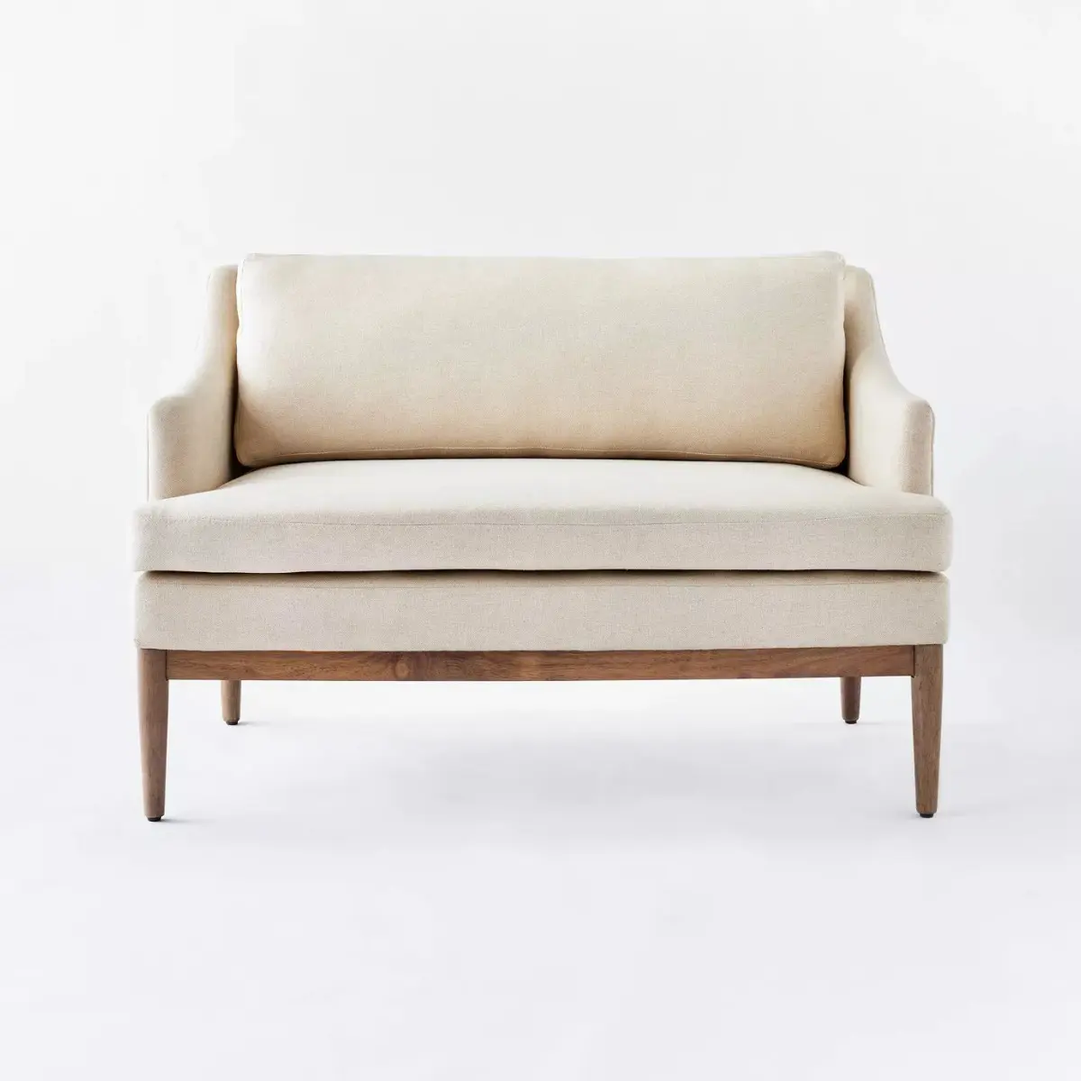 Sofá de dos plazas tapizado con base de madera, color crema –Threshold - Imagen 4