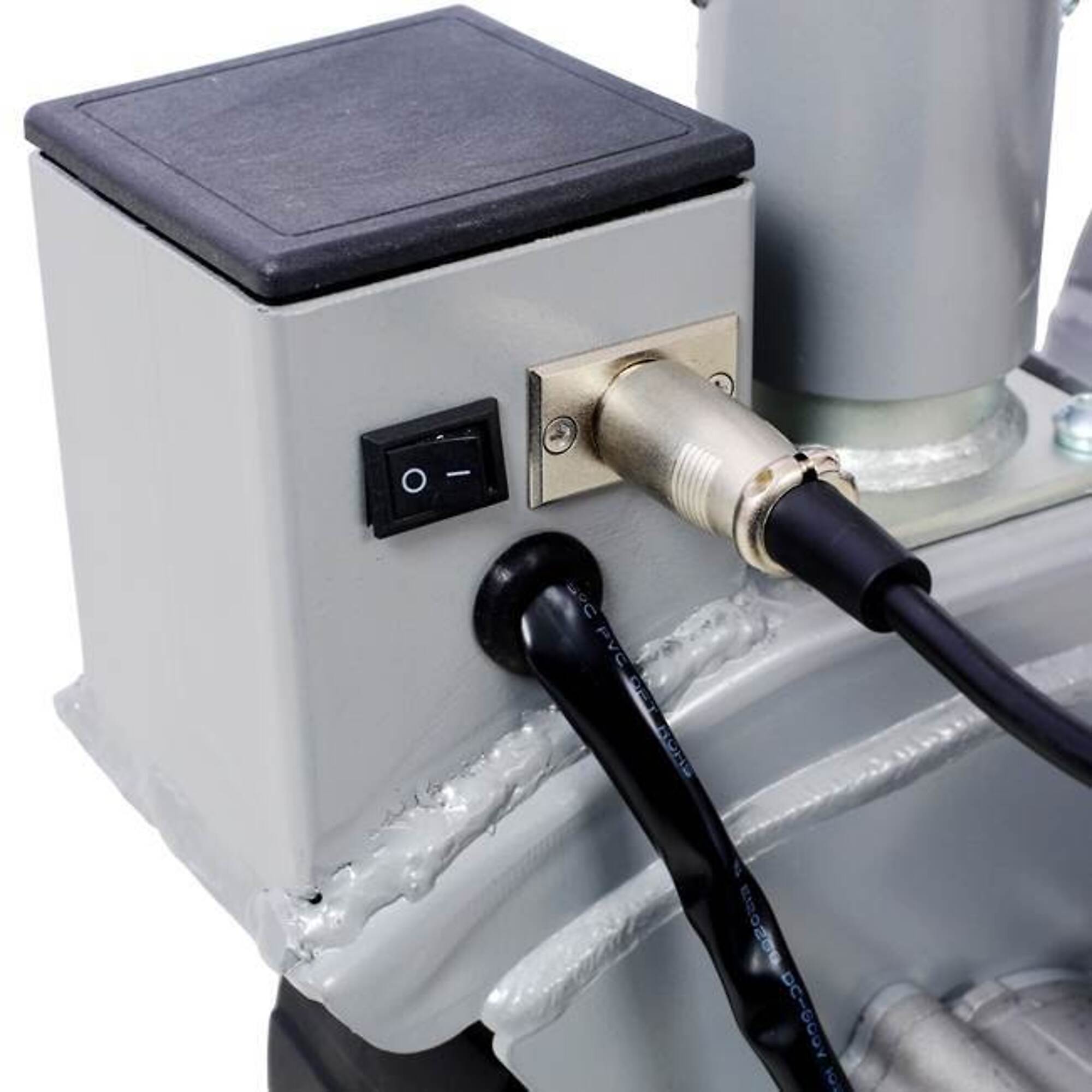 Remolque eléctrico de 5000 lb, motor de 350 W y 12 V, velocidad de 22 pies/min -Northern Tool - Imagen 5