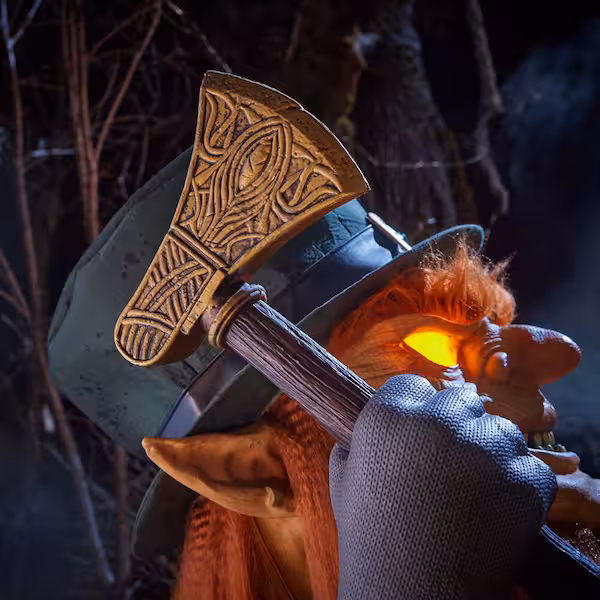Duende malvado animado de 4,5 pies con luces LED "Wicked Woods" -Home Accents Holiday - Imagen 2